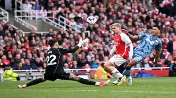 اضبط شاشتك الآن.. القنوات الناقلة لمباراة أستون فيلا ضد آرسنال في قمة الإثارة